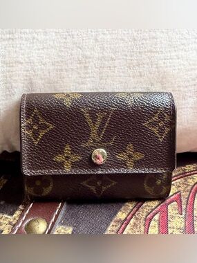 💚Louis Vuitton Brown Monogram Snap Wallet with Gold Accents💚